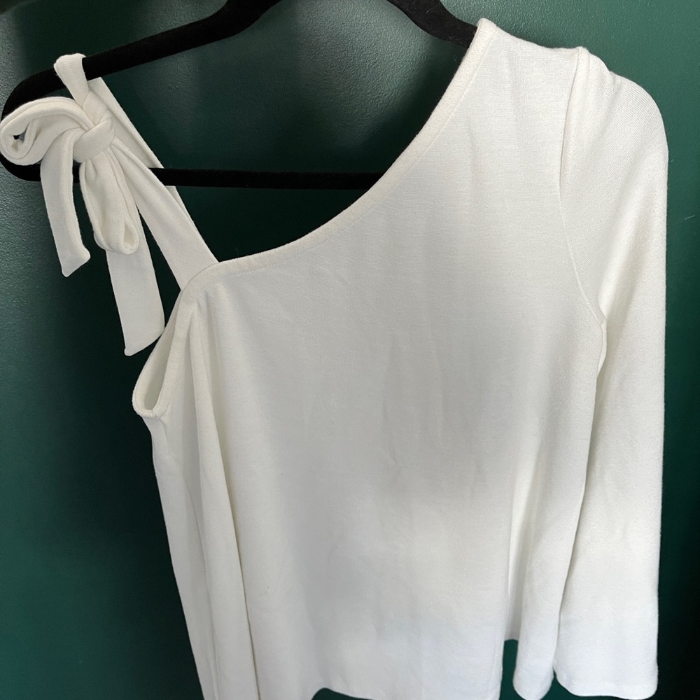 Club Monaco One Strap Bow Tie White Sweater | M